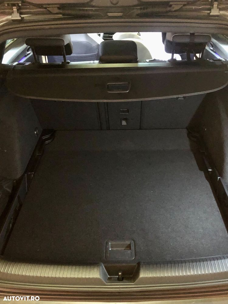 Volkswagen Golf 2.0 TDI SCR DSG R-Line - 10