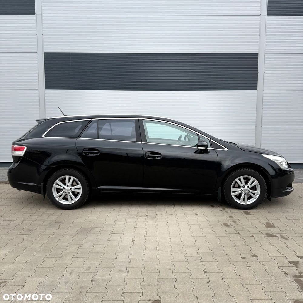 Toyota Avensis 2.0 D-4D Sol - 4
