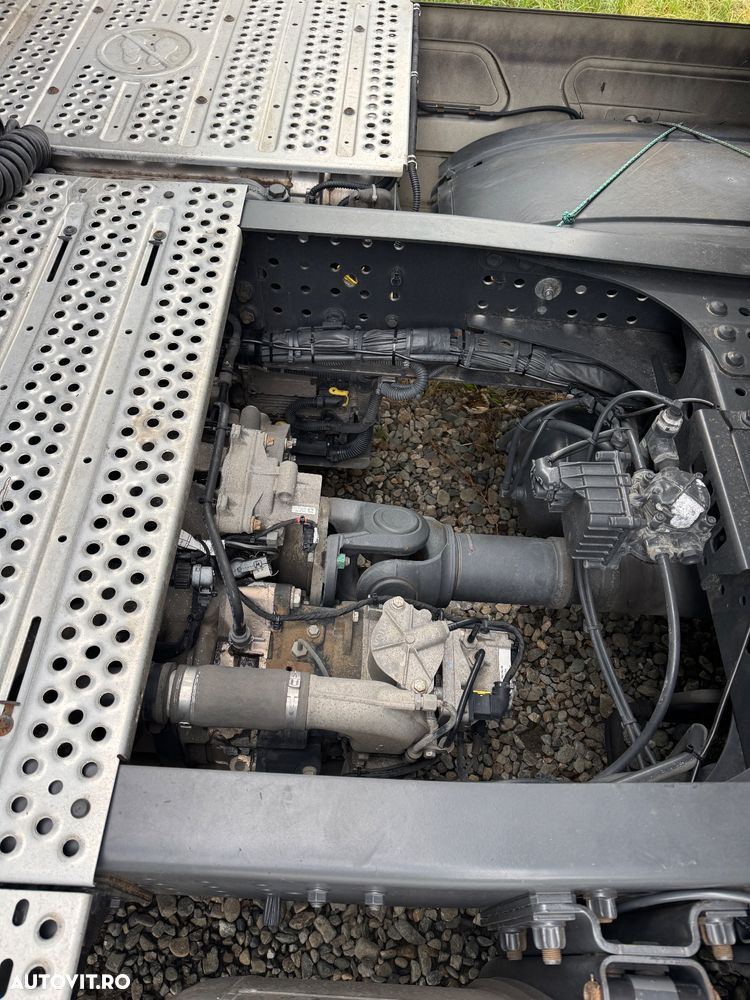 Mercedes-Benz Actros - 8