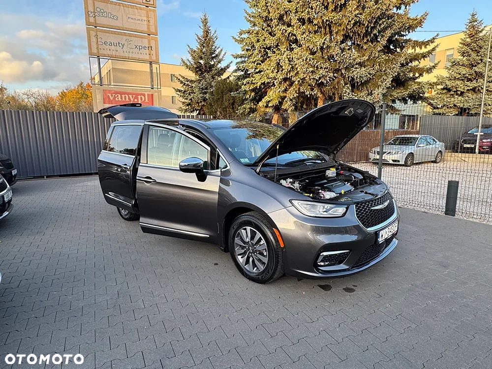 Chrysler Pacifica - 5