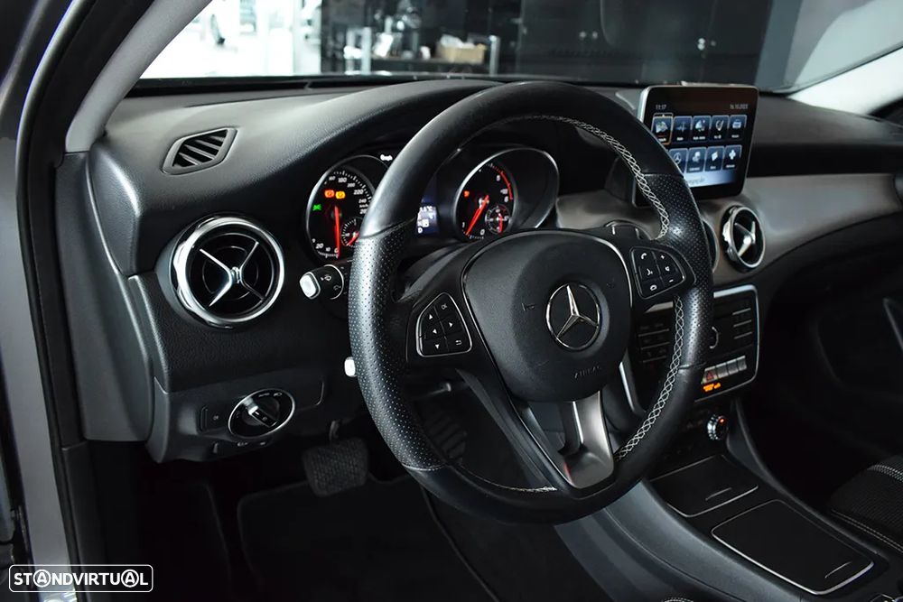 Mercedes-Benz GLA 220 CDi AMG Line - 12