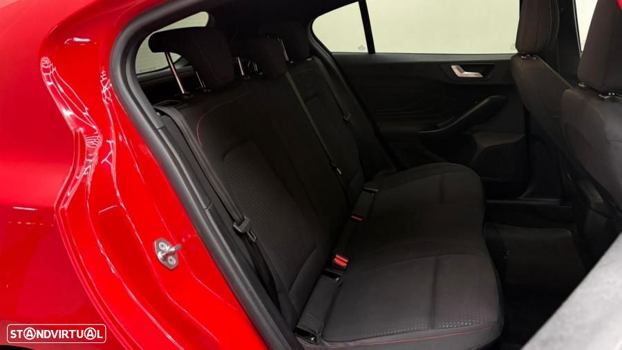 Ford Focus 1.5 TDCi ECOBlue ST-Line - 27