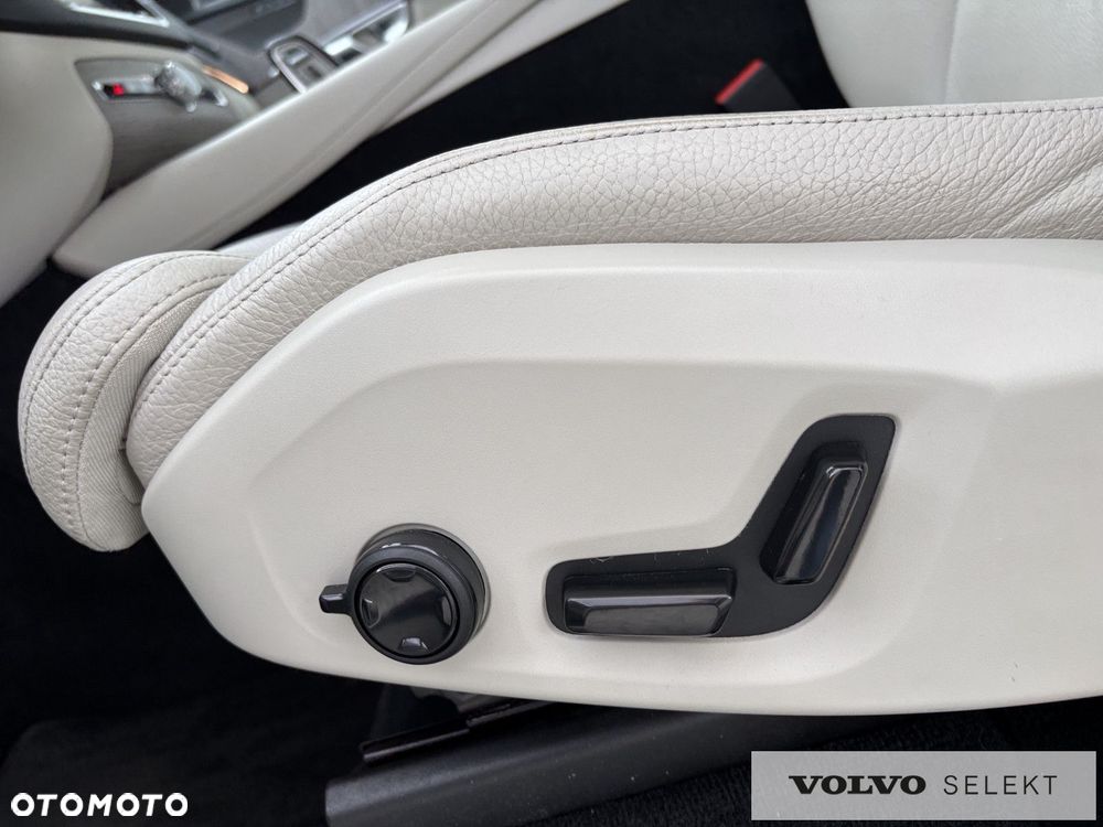Volvo XC 90 - 21