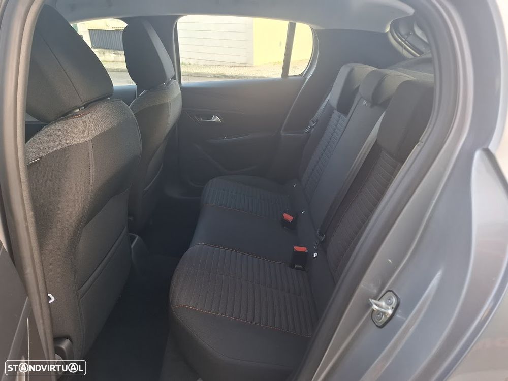 Peugeot 208 1.2 PureTech Active Pack - 32