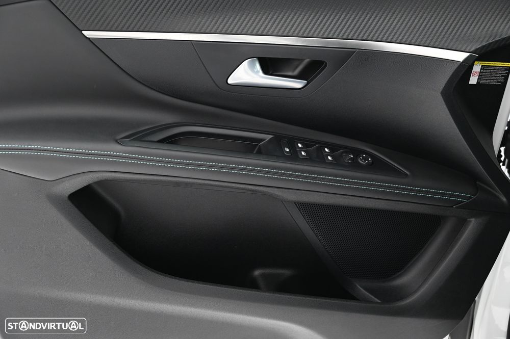 Peugeot 5008 1.2 PureTech Allure Pack EAT8 - 19