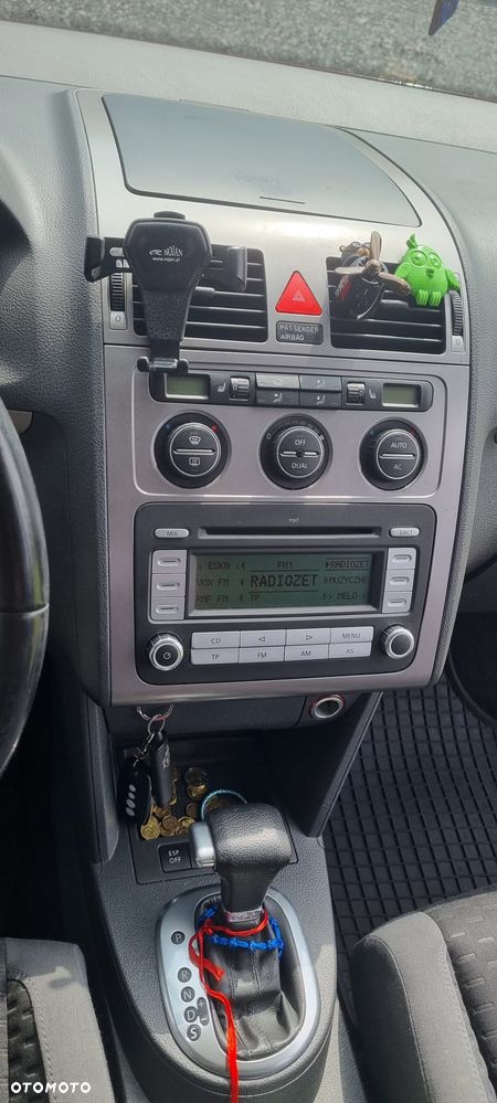 Volkswagen Touran 1.9 TDI Highline DSG - 9