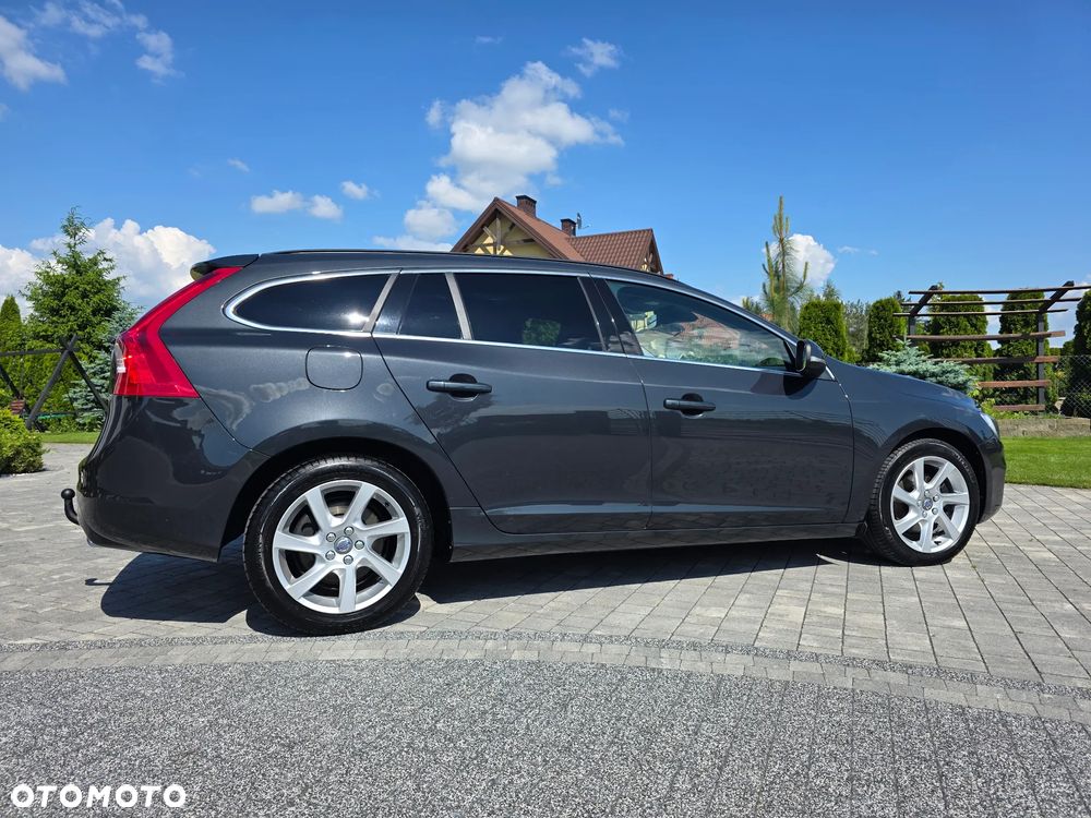 Volvo V60 D3 Geartronic Summum - 17