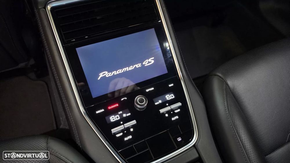 Porsche Panamera 4 S - 59