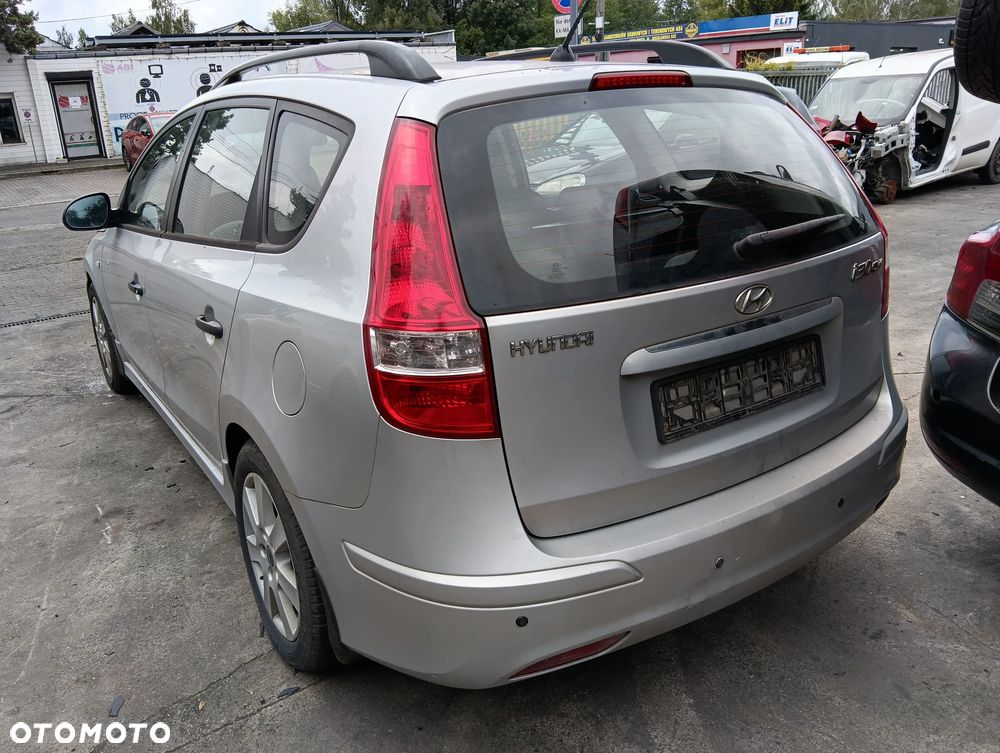 *HYUNDAI I30 CW* Samochód na części - 4