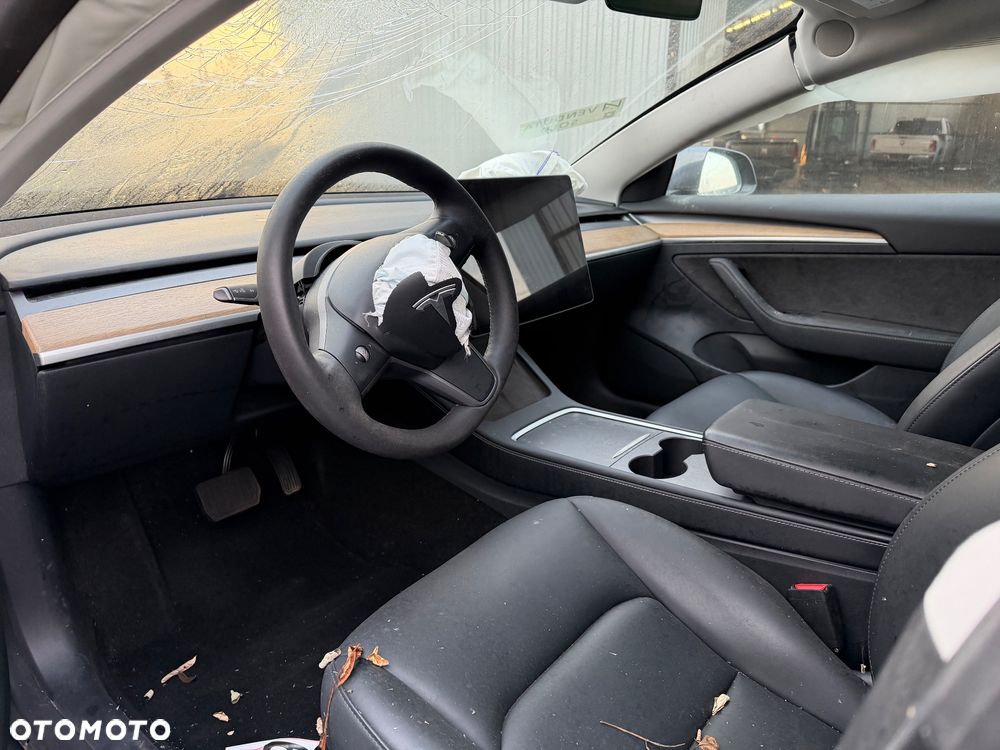 Tesla Model 3 Standard Reichweite Plus Hinterradantrieb - 23