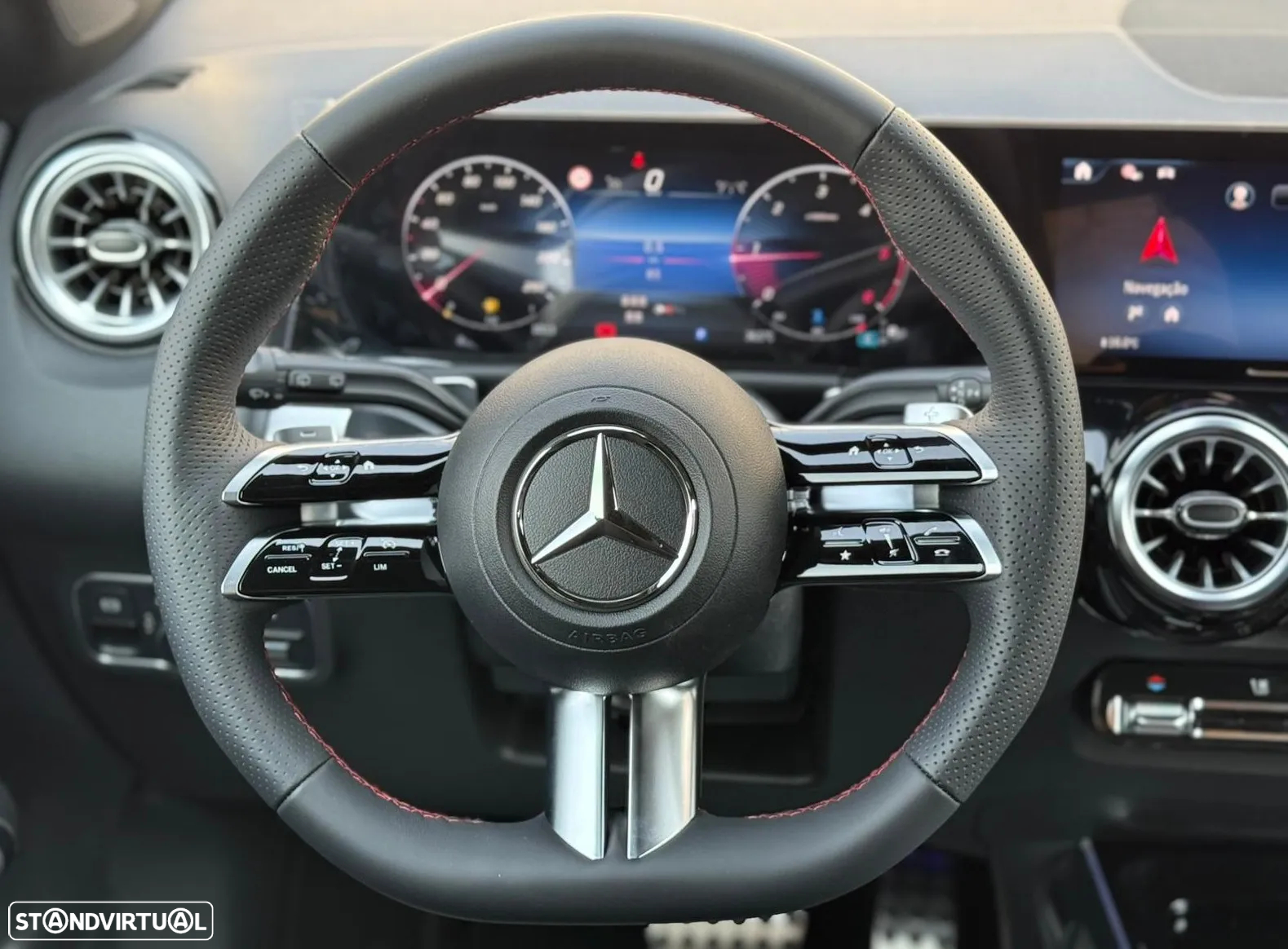 Mercedes-Benz GLB 200 d AMG Line - 15