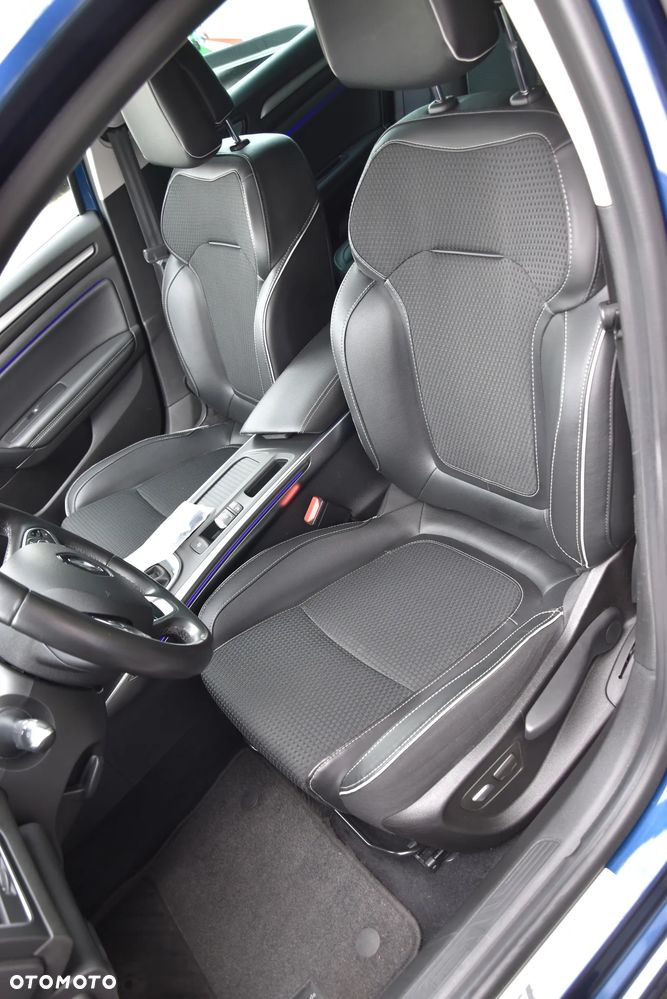 Renault Megane ENERGY TCe 160 EDC BOSE EDITION - 19