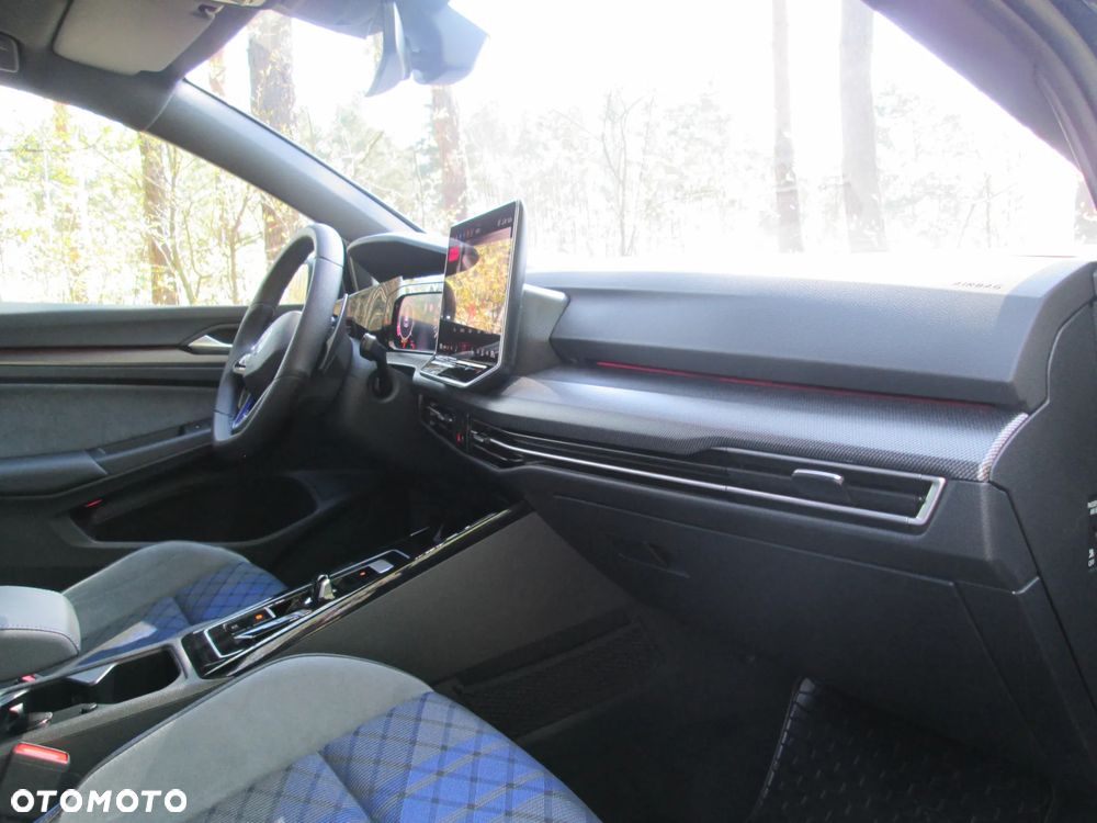 Volkswagen Golf - 34