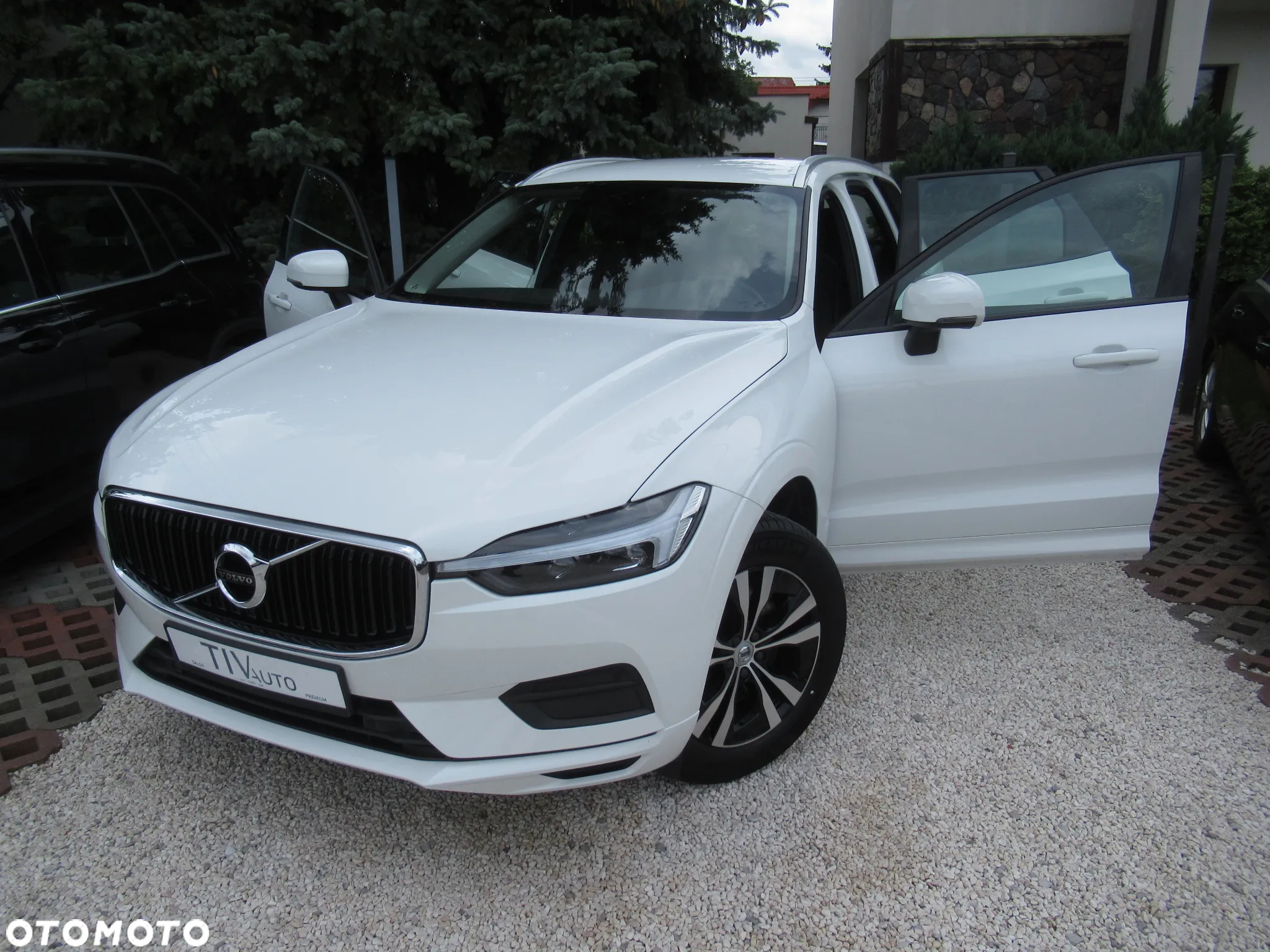 Volvo XC 60 B4 B Momentum - 36