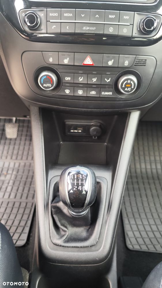Kia Venga 1.6 L - 13
