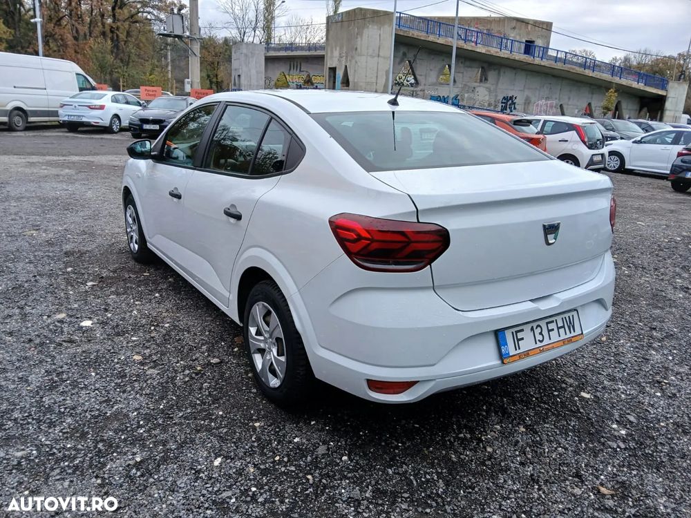 Dacia Logan TCe 90 Essential - 4