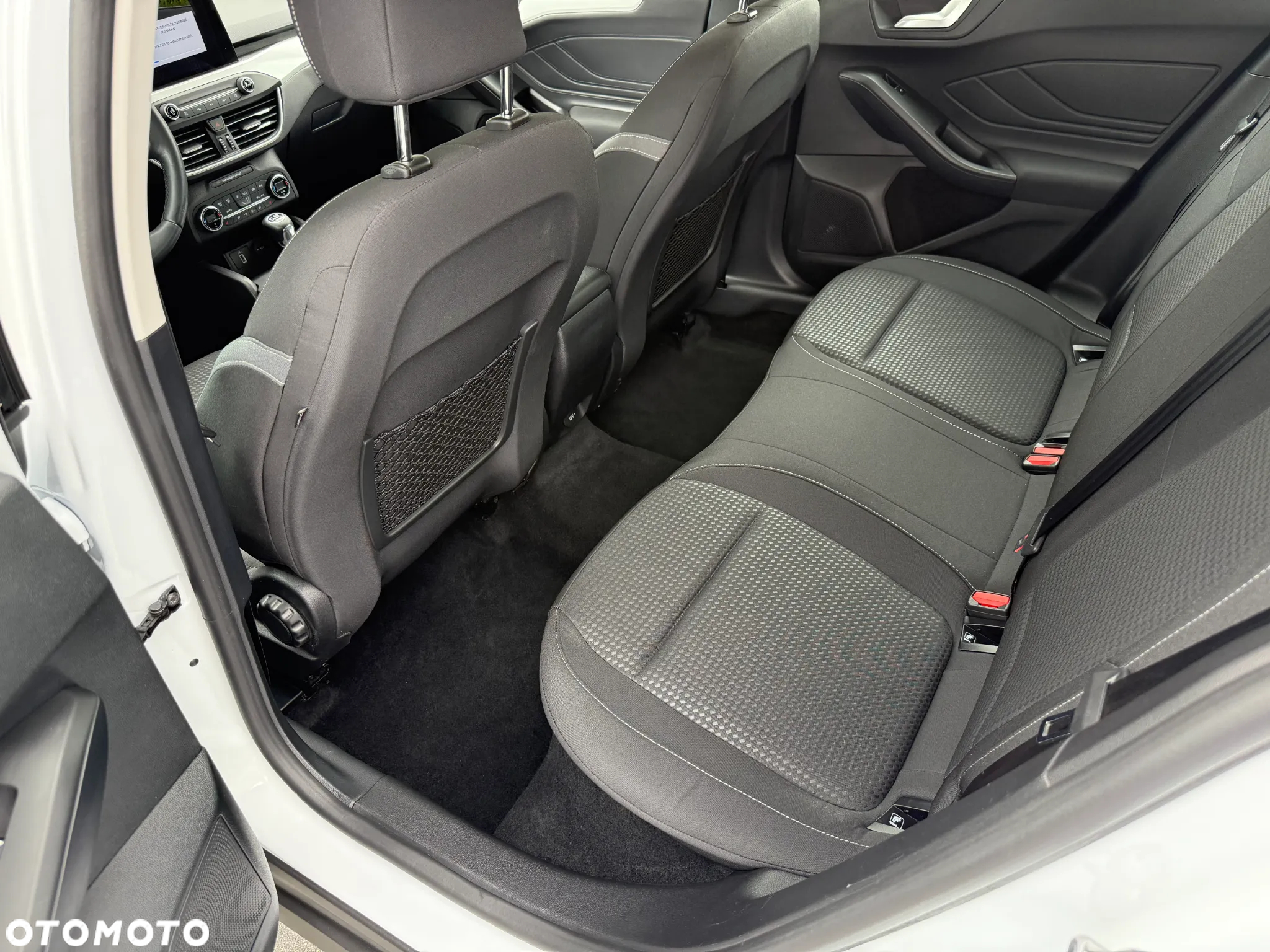 Ford Focus Turnier 1.5 EcoBlue Start-Stopp-System COOL&CONNECT - 27