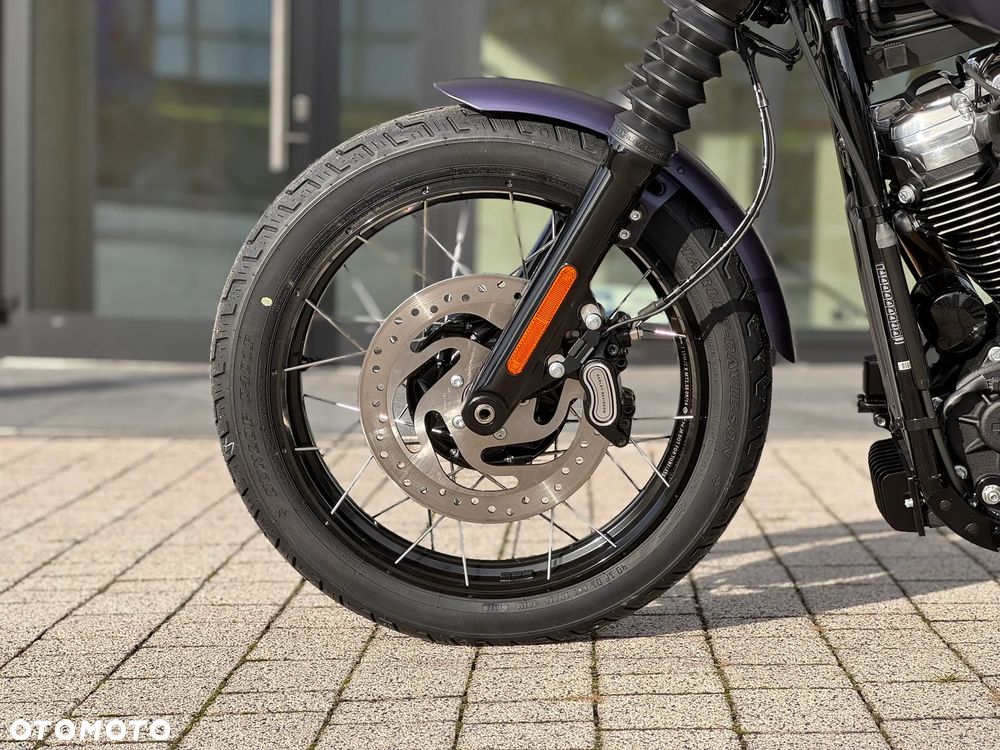 Harley-Davidson Softail Street Bob - 17