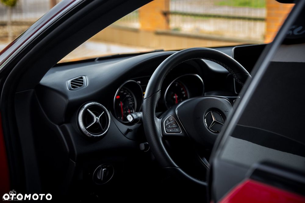 Mercedes-Benz CLA 250 4Matic 7G-DCT AMG Line - 17