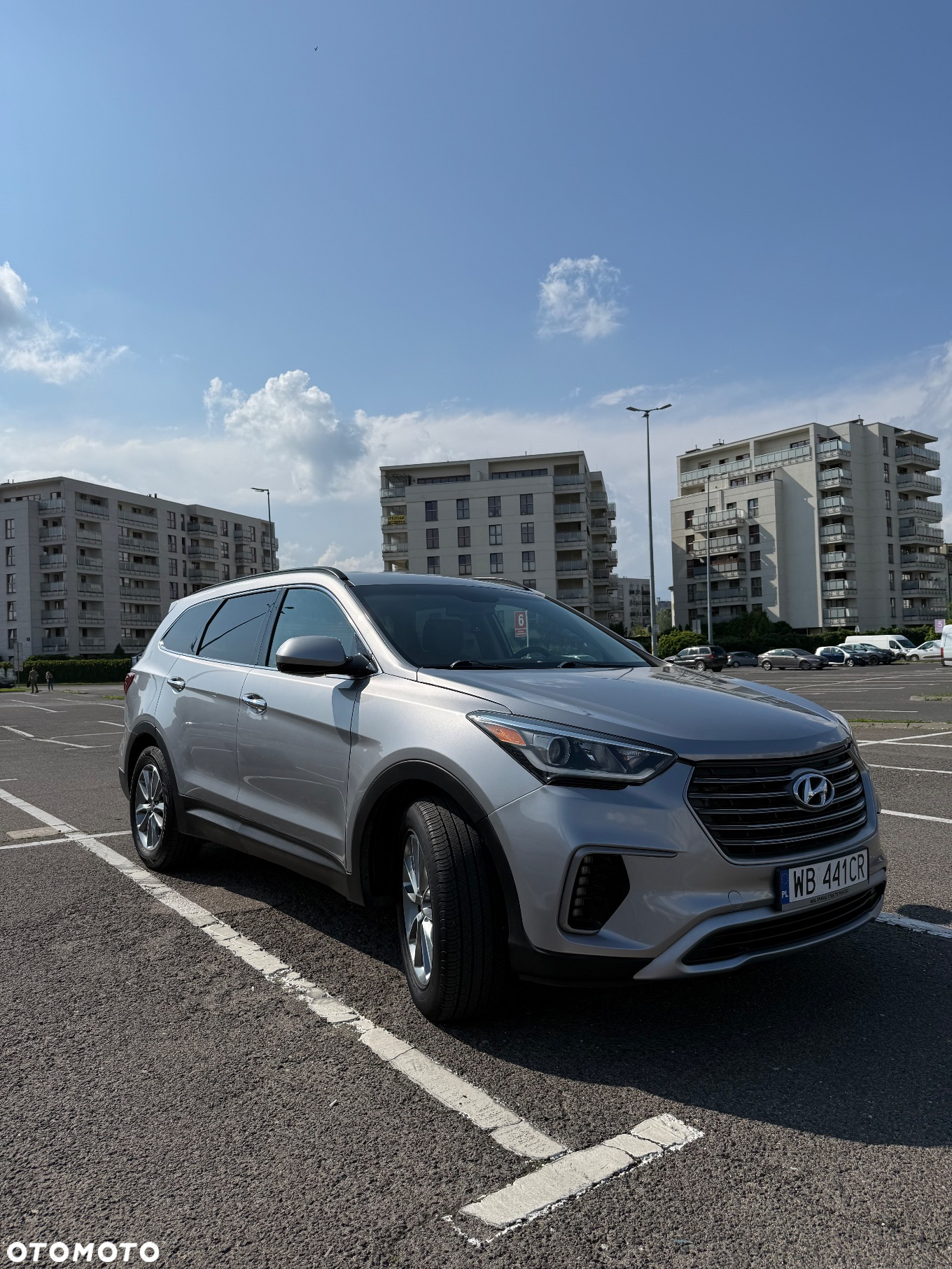 Hyundai Grand Santa Fe - 2