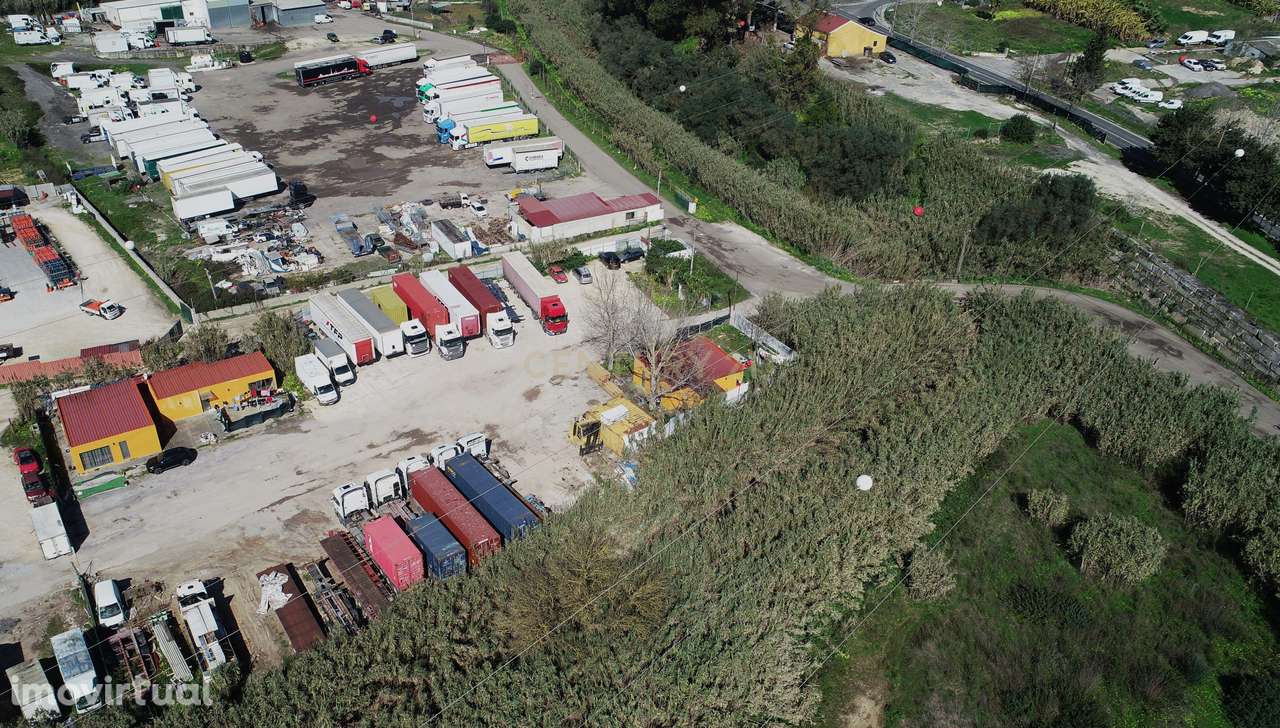 Terreno Multiusos (7680m²) com rendimento - Grande imagem: 2/22