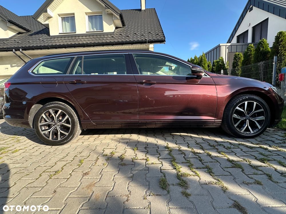 Volkswagen Passat - 4