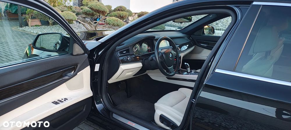 BMW Seria 7 740d Edition Exclusive - 26