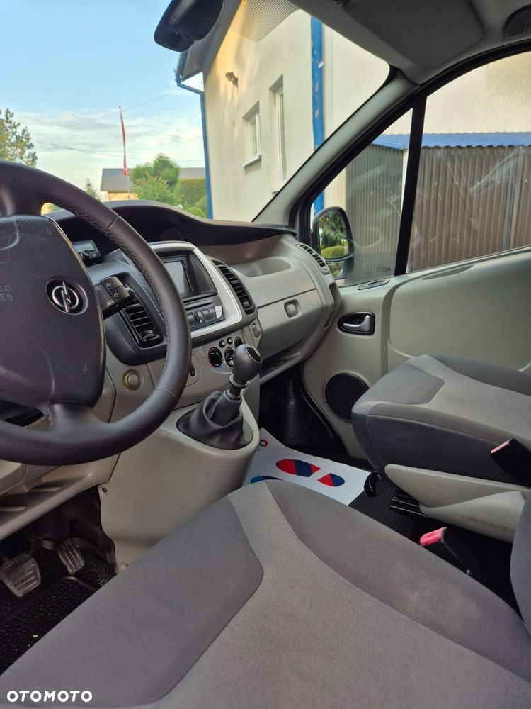 Opel Vivaro - 8