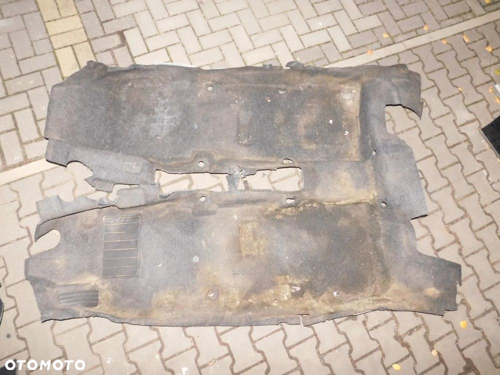 dywan podłoga wnętrza NISSAN NOTE E11