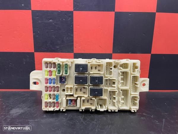 Caixa Dos Fusíveis Mitsubishi L 200 / Triton Camião De Plataforma/Chas - 1