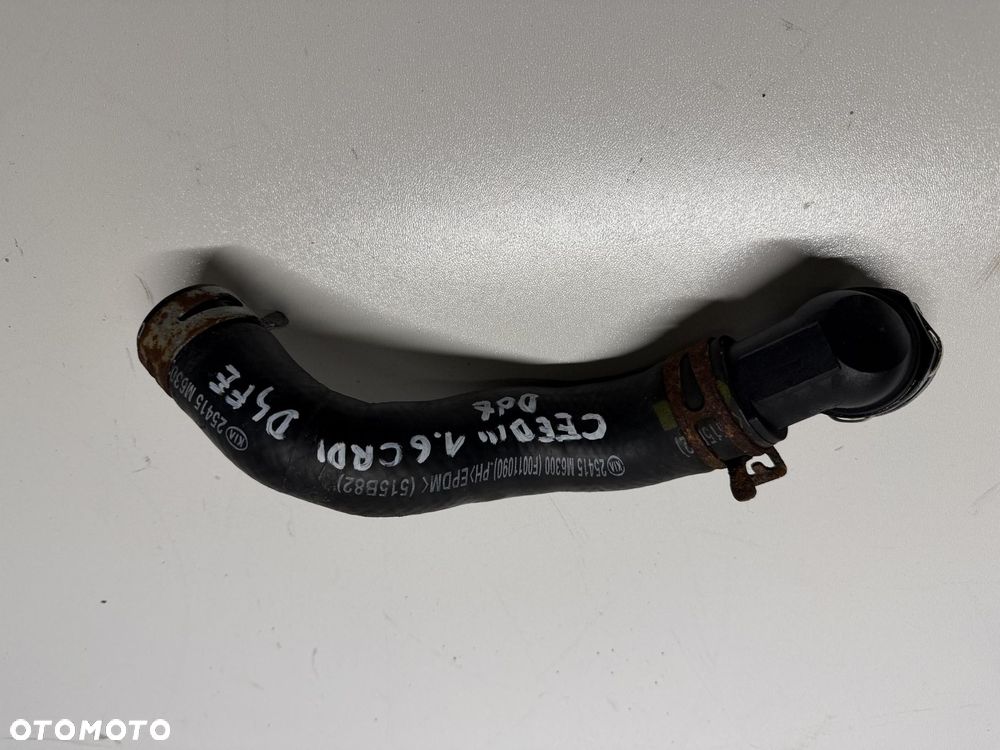 PRZEWÓD CHŁODNICY WODY DOLNY KIA CEED III 1.6 CRDI D4FE  25415-M6300 2017- - 1