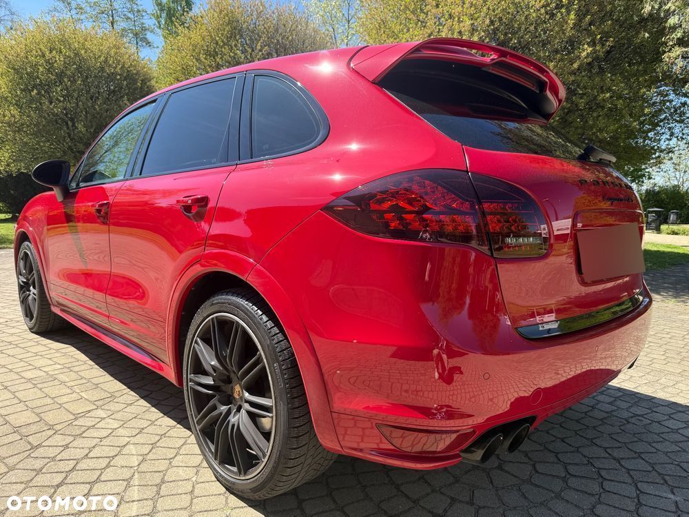 Porsche Cayenne GTS - 7