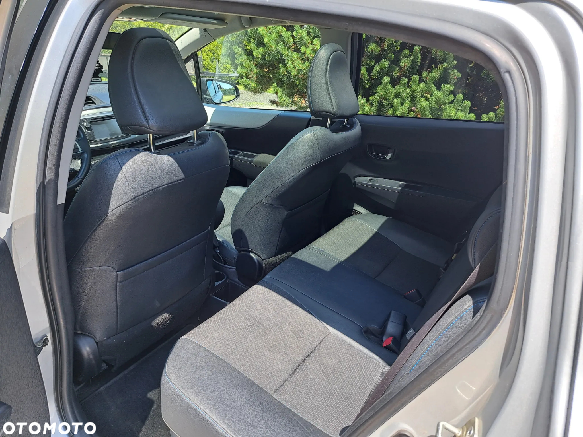 Toyota Yaris Hybrid 100 Sol - 7