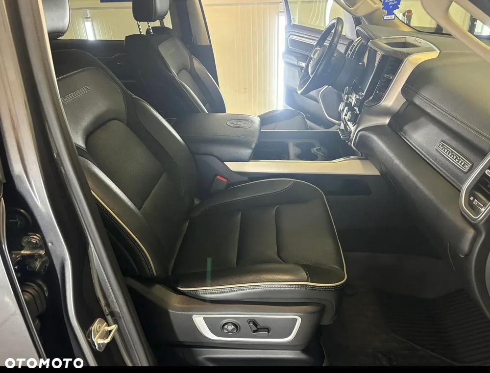 RAM 1500 5.7 Crew Cab Longbed Laramie Chrome - 5