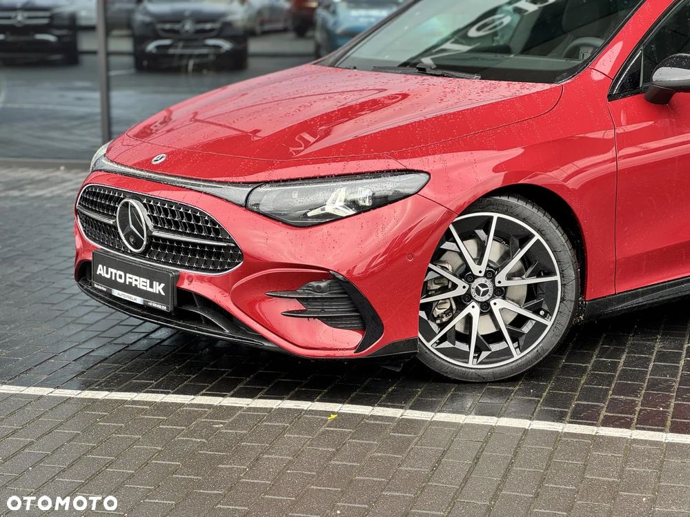 Mercedes-Benz CLA 200 mHEV 4-Matic 8G-DCT - 3