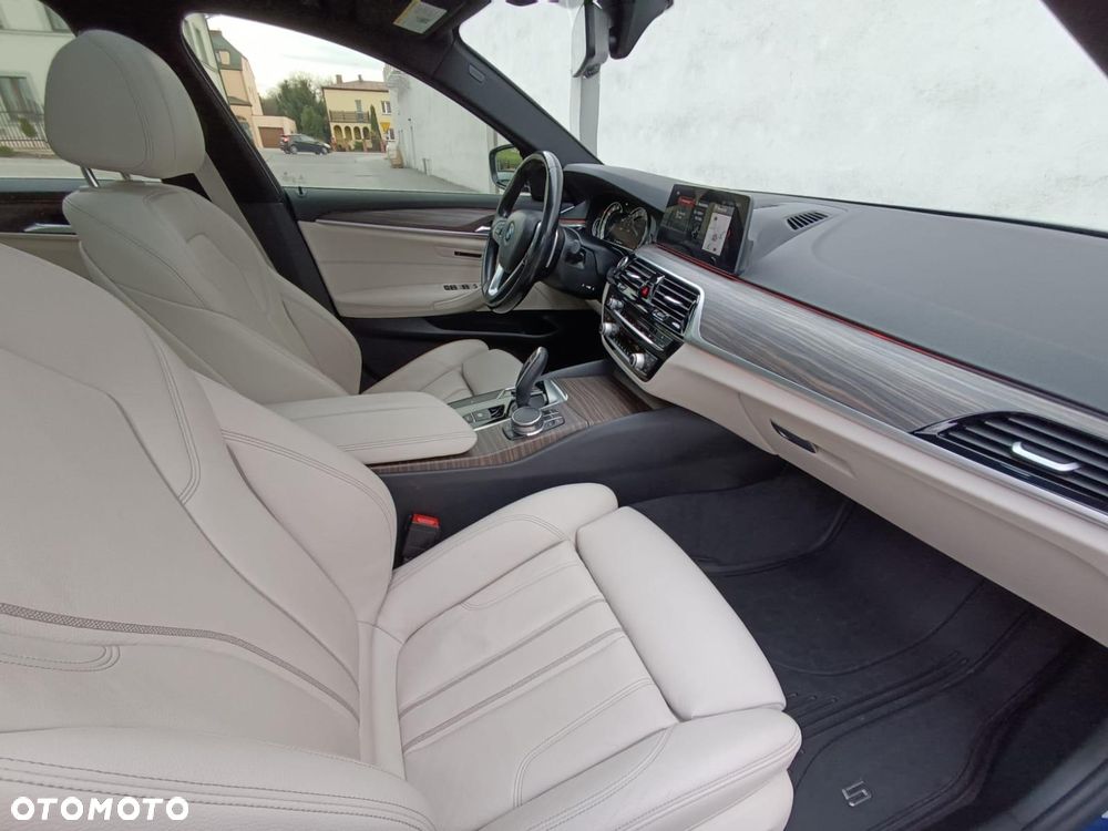 BMW 5 Series 2017 photo 3