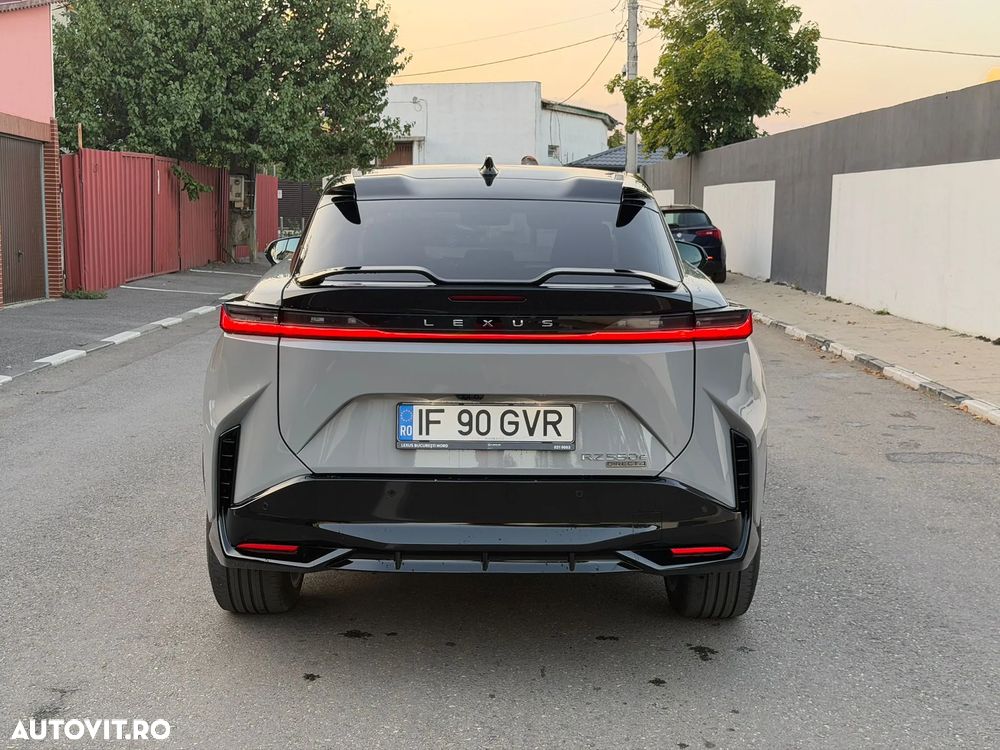 Lexus RZ 550e DIRECT 4 F Sport - 6