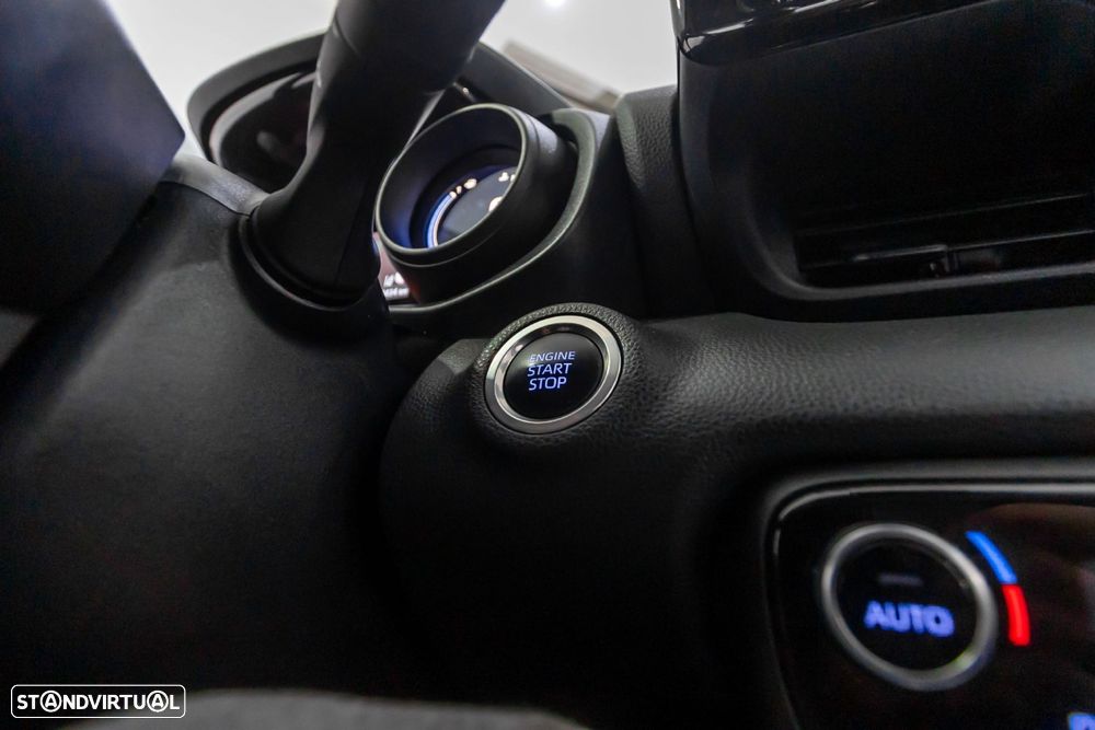 Toyota Yaris 1.5 VVT-i Luxury - 24