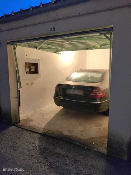 Garagem com eletricidade - Grande imagem: 2/3