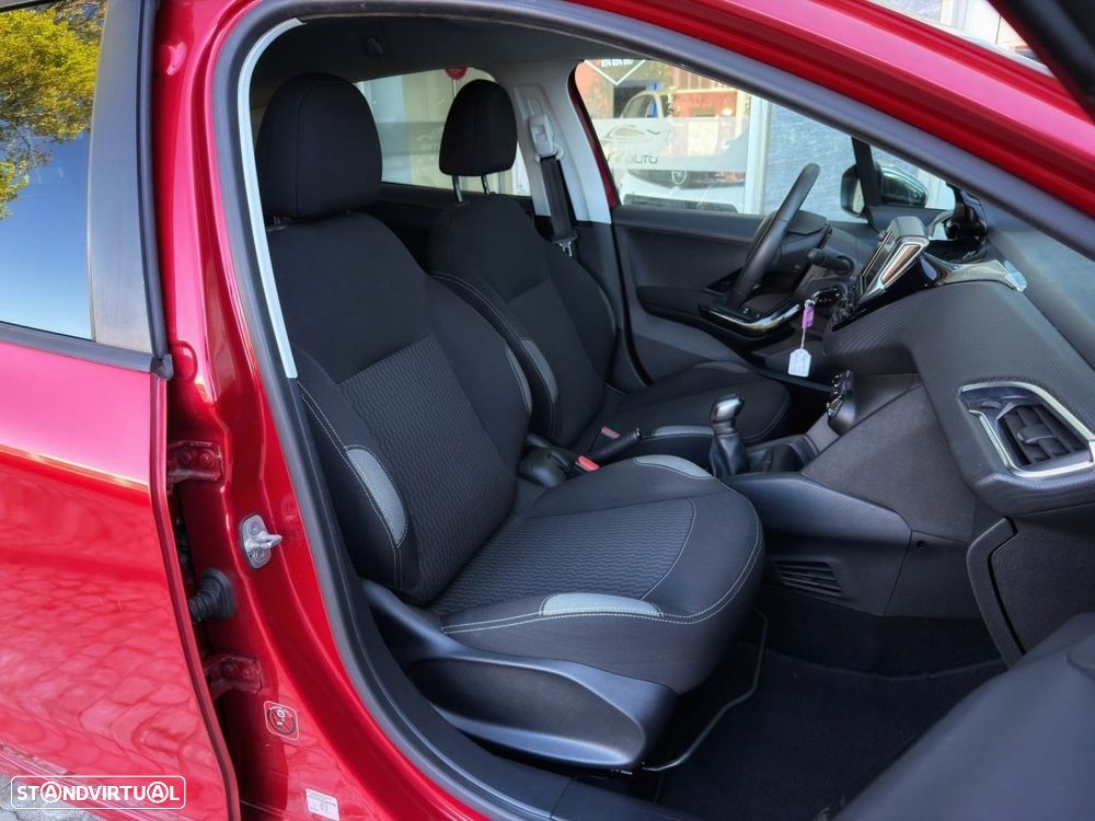 Peugeot 208 1.2 PureTech Style - 21