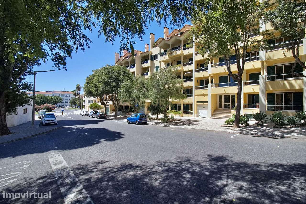 T2 Parede (Buzano) com terraço para arrendar mobilado. - Grande imagem: 2/25
