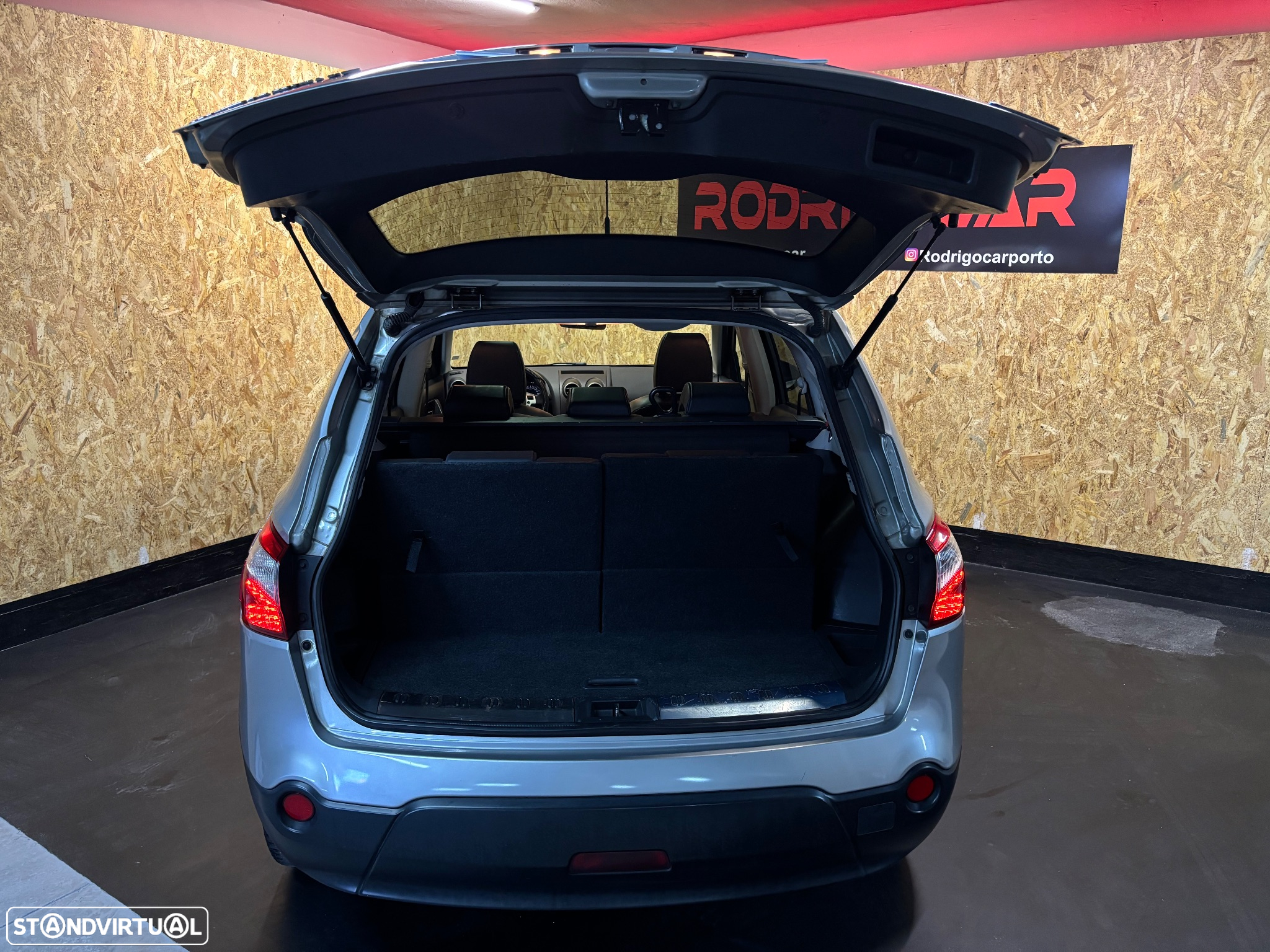 Nissan Qashqai +2 1.5 dCi Tekna Pele Preto +Navi - 26
