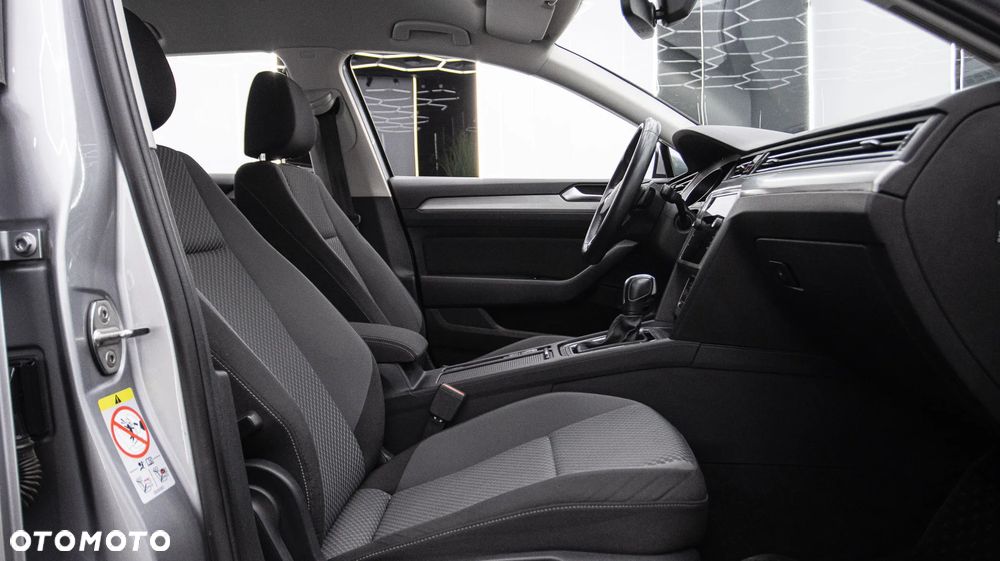 Volkswagen Passat Variant 1.5 TSI EVO Essence DSG - 15