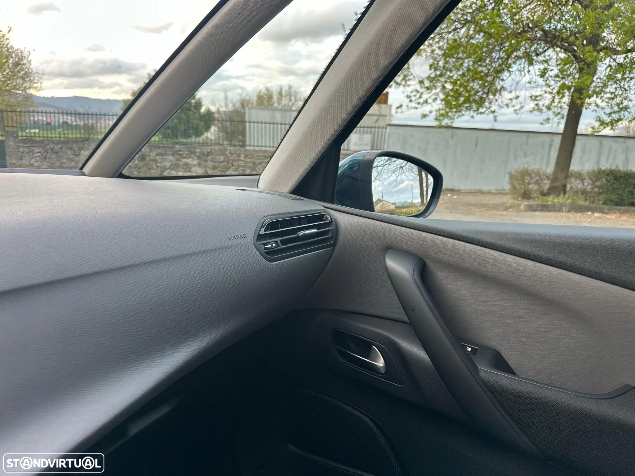 Citroën C4 Spacetourer PureTech 130 Stop&Start EAT8 SELECTION - 22