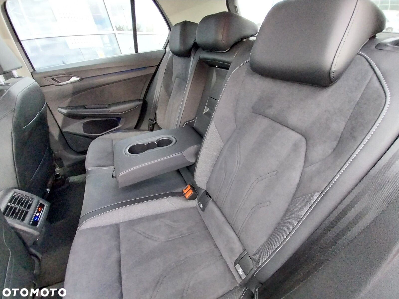 Volkswagen Golf - 12