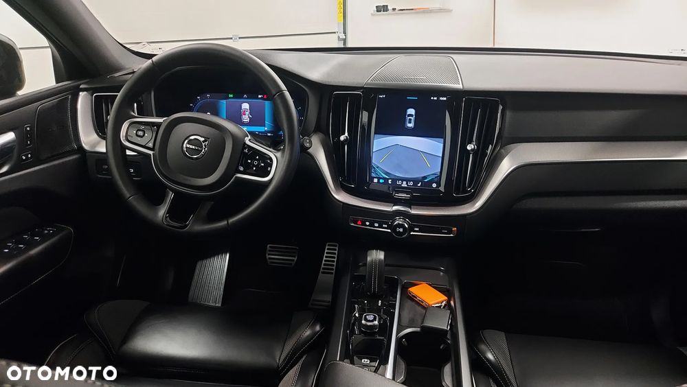 Volvo XC 60 B4 D Plus Dark - 15