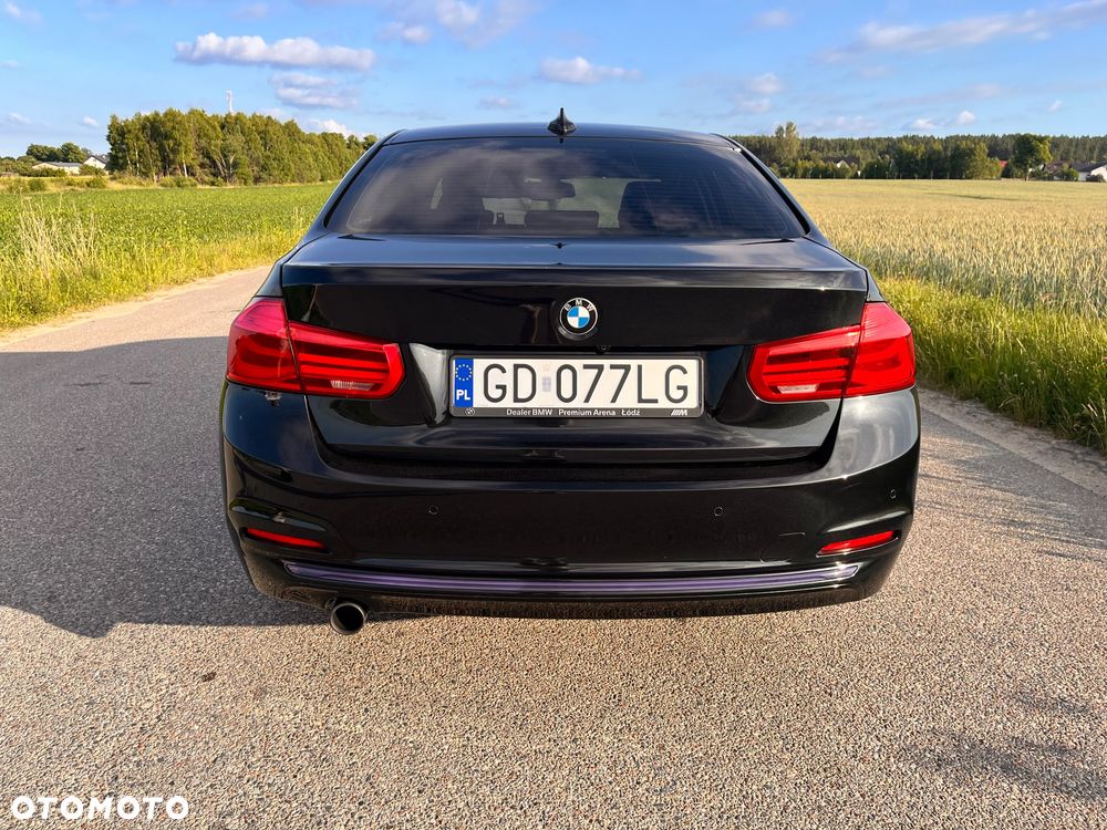 BMW Seria 3 318d Sport Line - 10