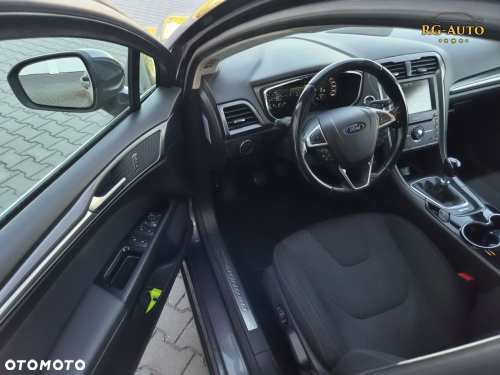 Ford Mondeo - 38