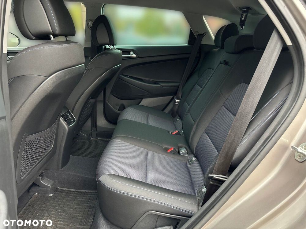 Hyundai Tucson 1.6 GDI BlueDrive Style 2WD - 34