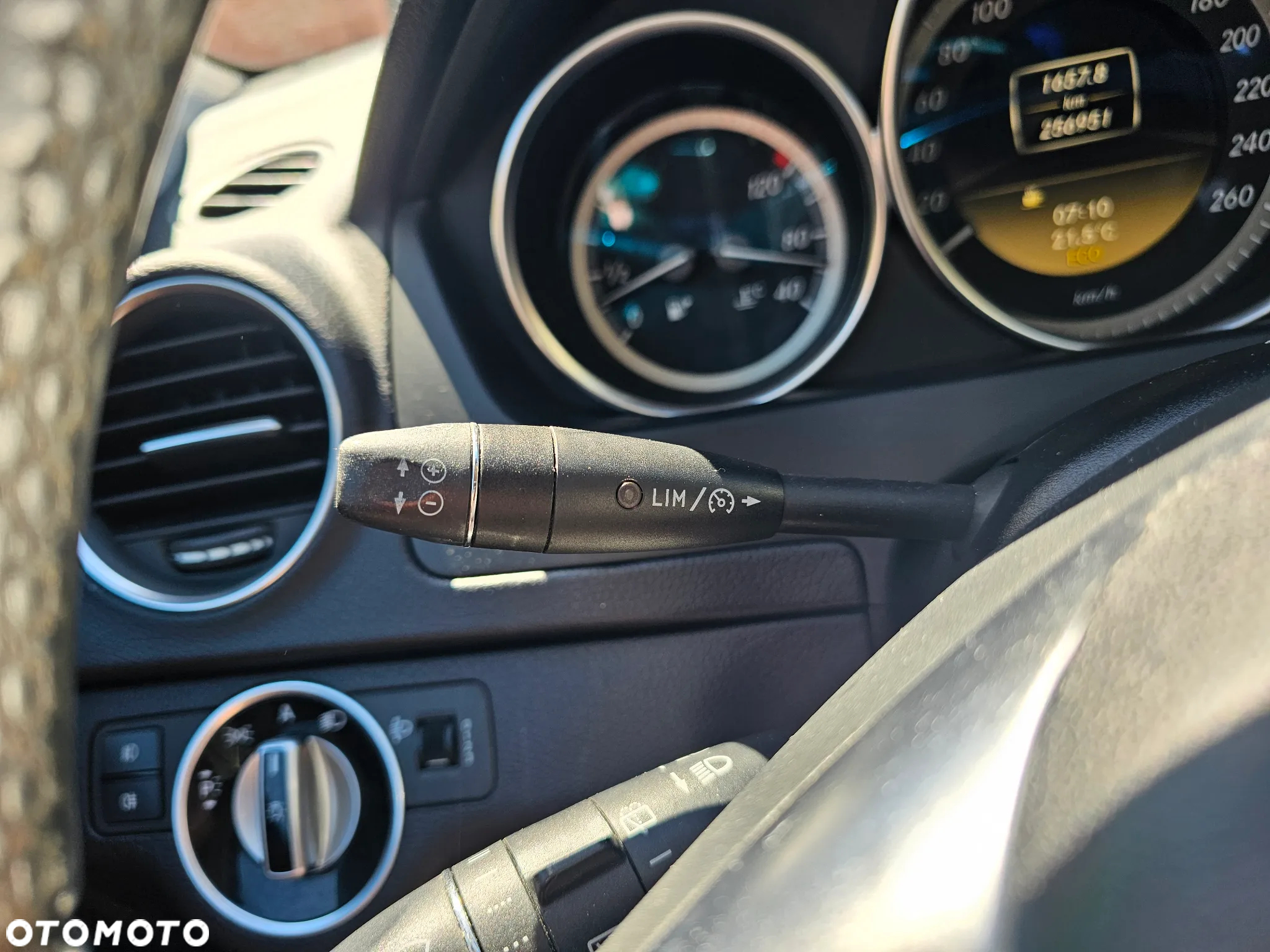 Mercedes-Benz Klasa C 180 T CDI DPF (BlueEFFICIENCY) - 37